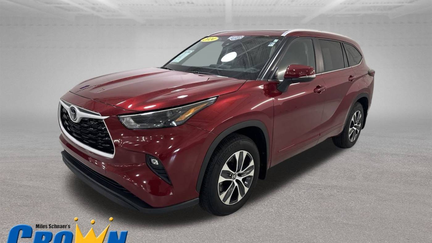 2024 Toyota Highlander XLE — SUV — 6,575 mi — Lawrence, KS