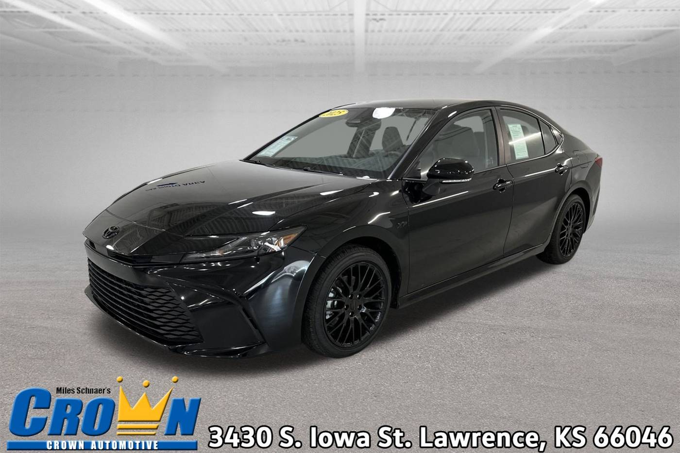 2025 Toyota Camry LE — Sedan — 28 mi — Lawrence, KS