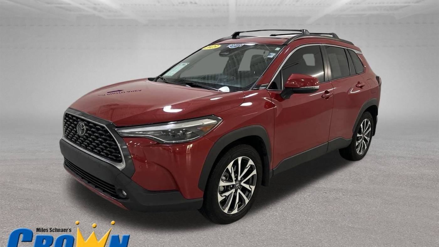2023 Toyota Corolla Cross XLE — SUV — 9,792 mi — Lawrence, KS