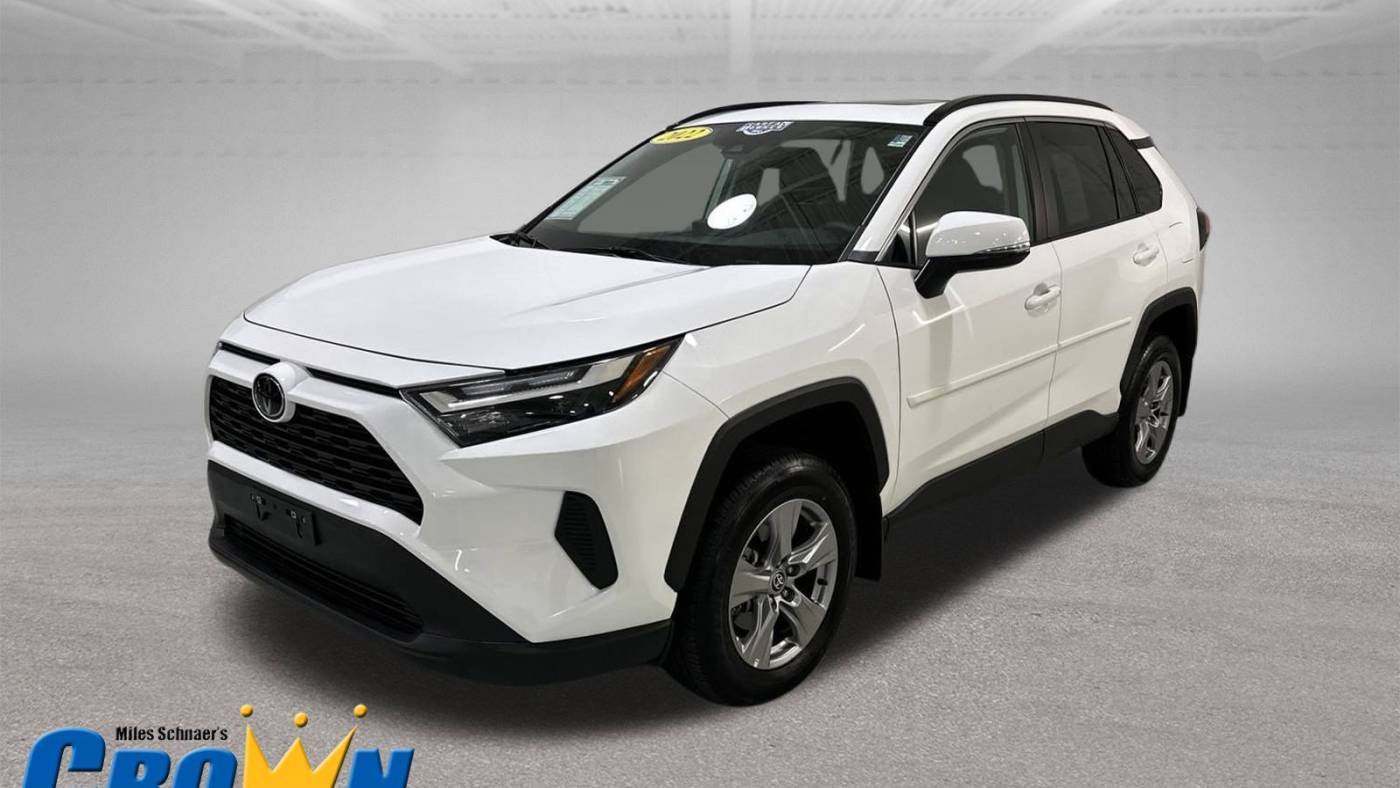 2022 Toyota RAV4 XLE — SUV — 9,315 mi — Lawrence, KS