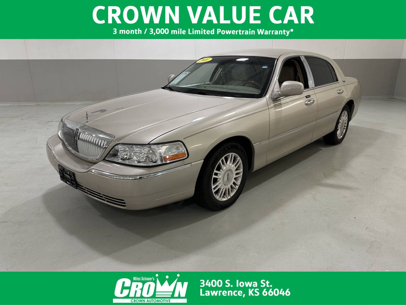 2011 Lincoln Town Car Signature Limited — Sedan — 49,597 mi — Lawrence, KS