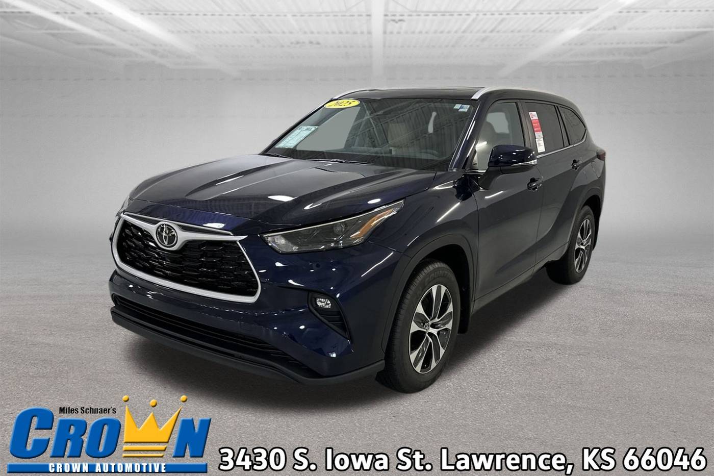 2025 Toyota Highlander XLE — SUV — 5 mi — Lawrence, KS