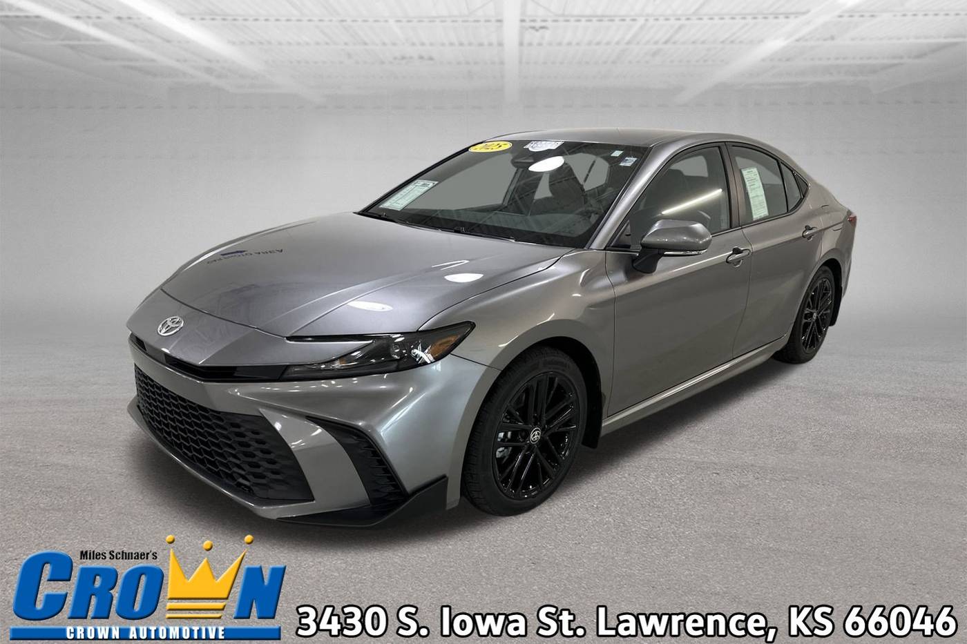 2025 Toyota Camry SE — Sedan — 447 mi — Lawrence, KS