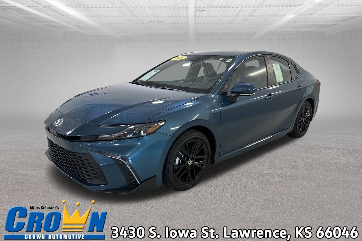 2025 Toyota Camry SE — Sedan — 26 mi — Lawrence, KS