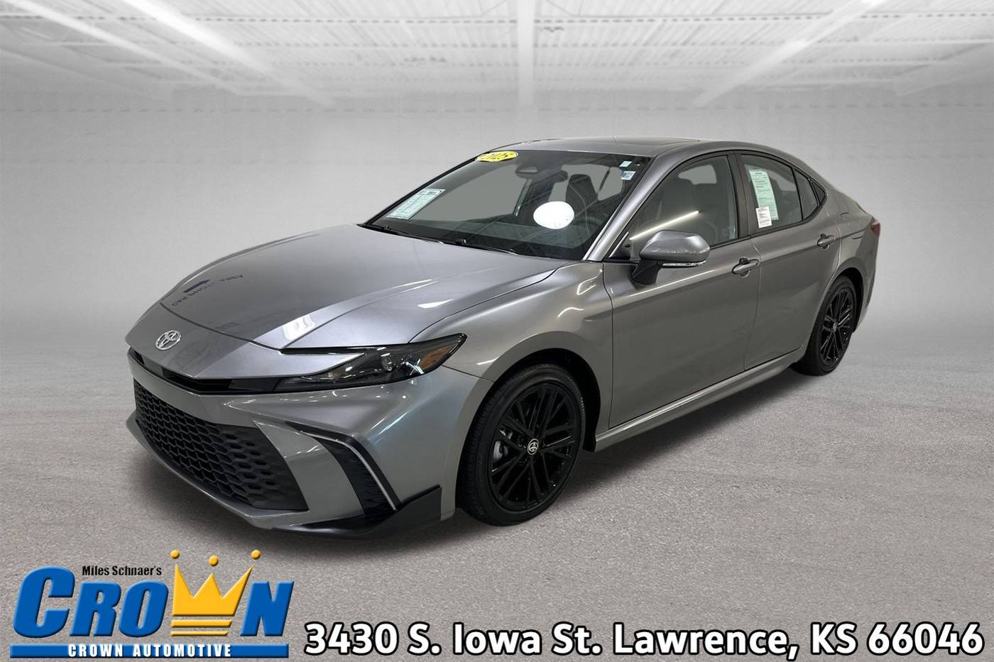 2025 Toyota Camry Hybrid SE — Sedan — 14 mi — Lawrence, KS