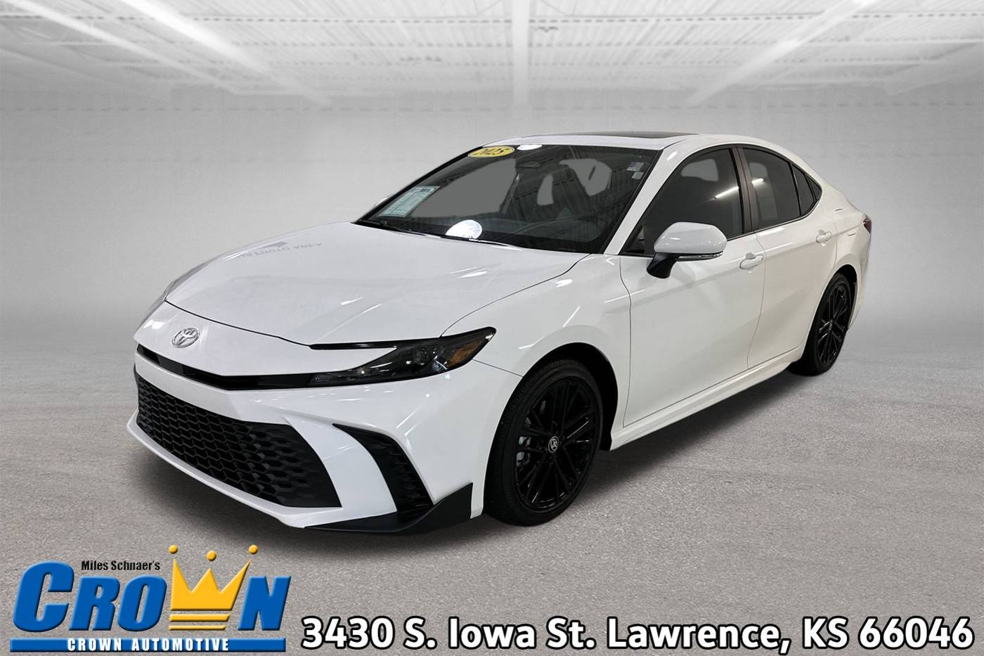 2025 Toyota Camry SE — Sedan — 12 mi — Lawrence, KS