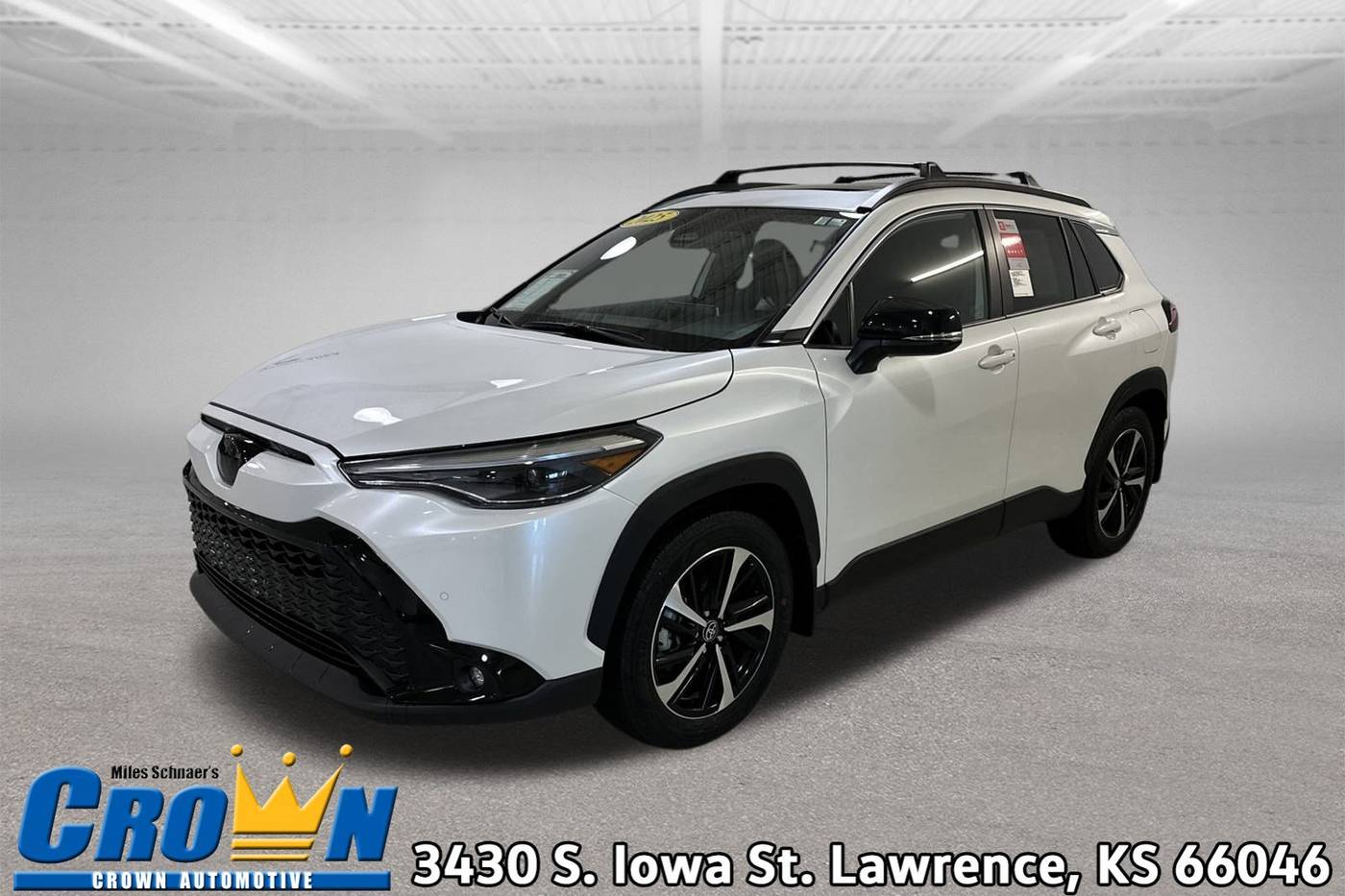 2025 Toyota Corolla Cross Hybrid XSE — SUV — 121 mi — Lawrence, KS