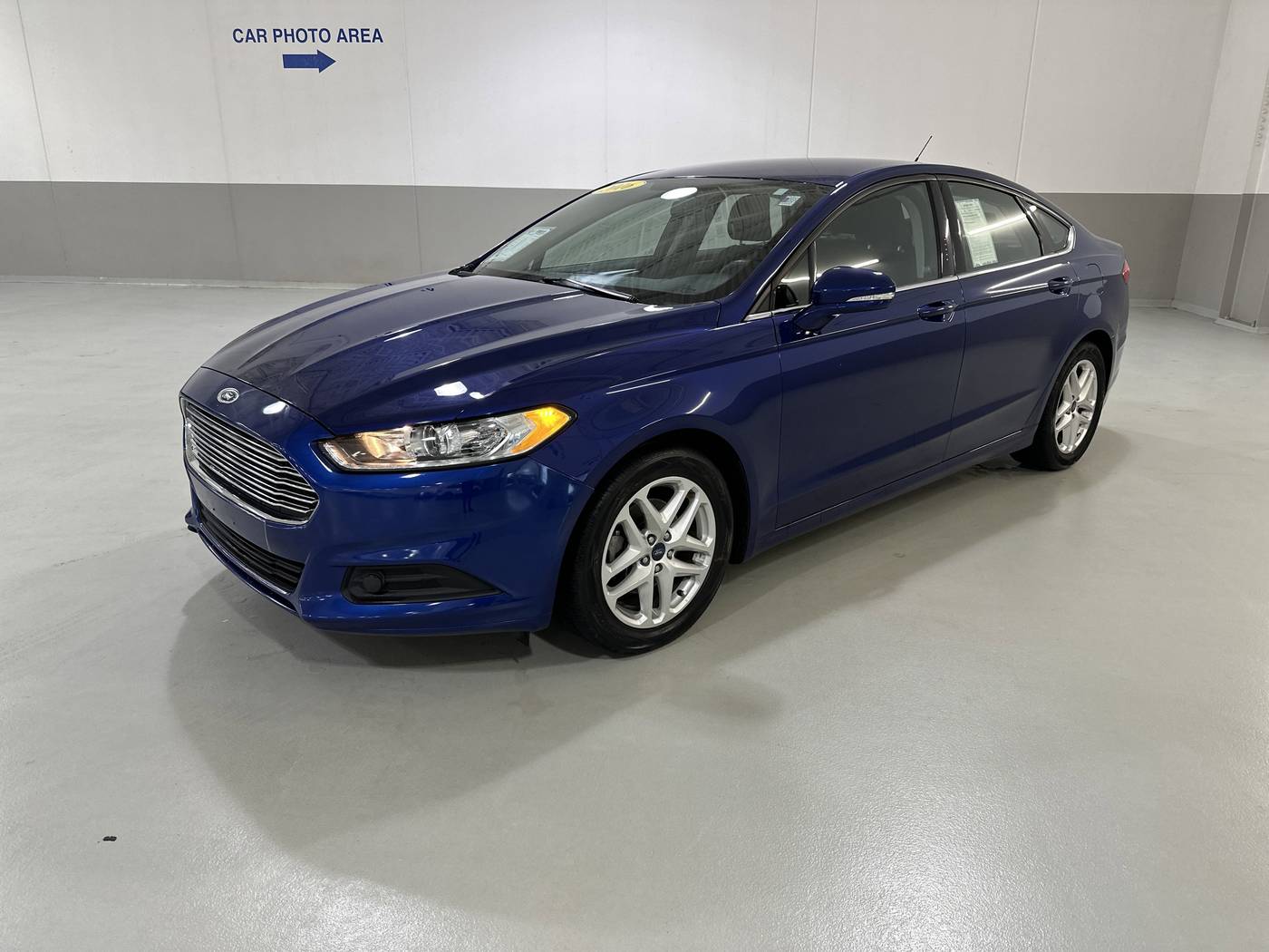 2016 Ford Fusion SE — Sedan — 69,671 mi — Lawrence, KS