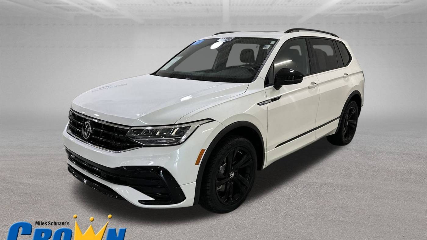 2023 Volkswagen Tiguan SE R-Line Black — SUV — 25,891 mi — Lawrence, KS