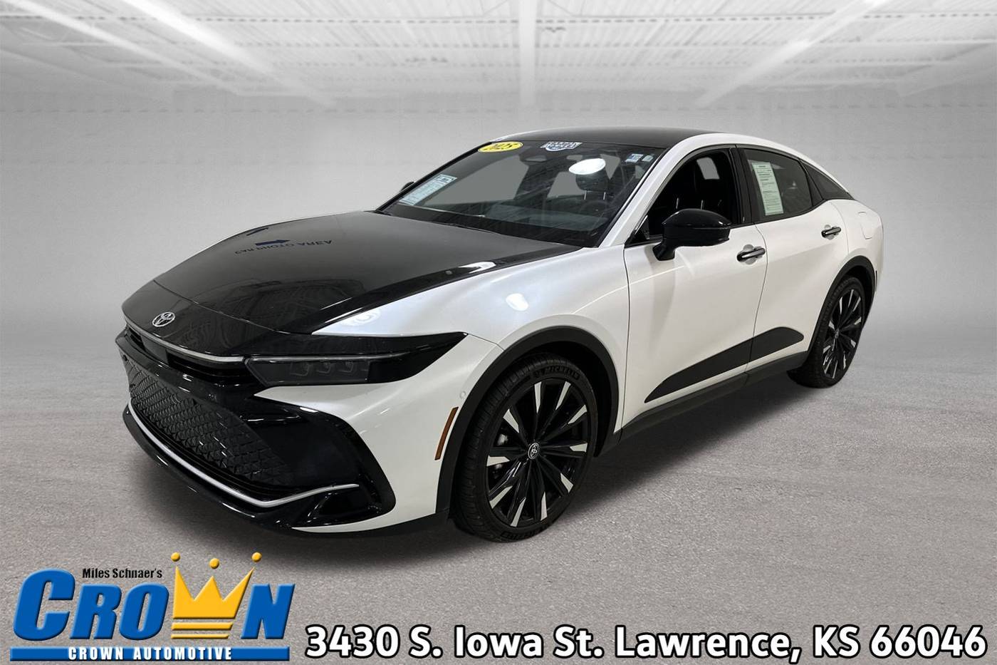 2025 Toyota Crown Platinum — Sedan — 5,106 mi — Lawrence, KS