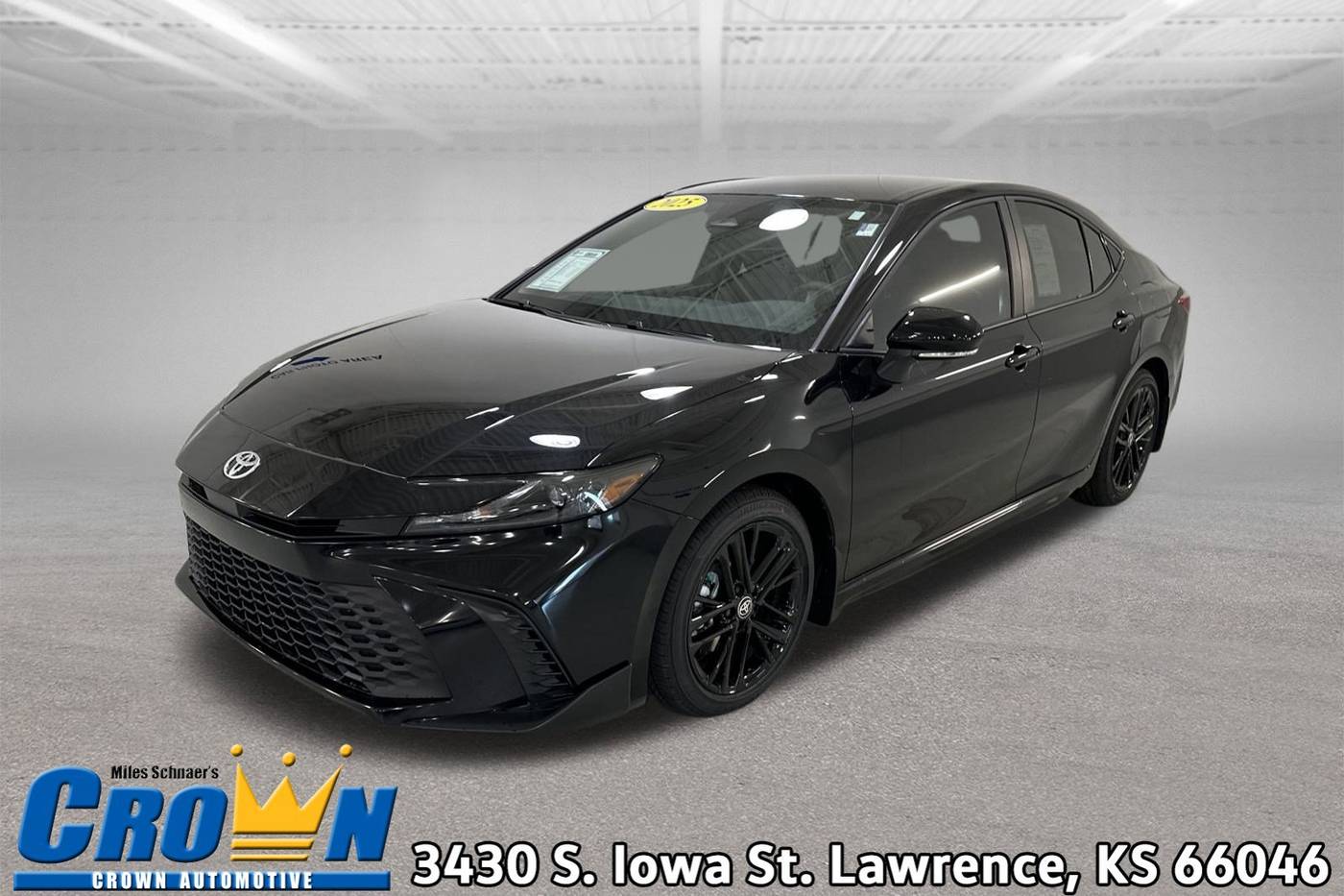 2025 Toyota Camry SE — Sedan — 9 mi — Lawrence, KS