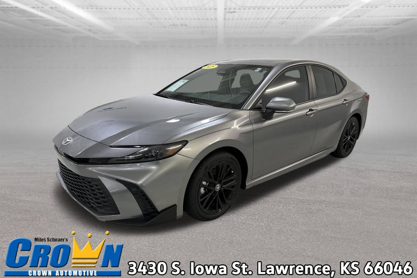 2025 Toyota Camry SE — Sedan — 31 mi — Lawrence, KS