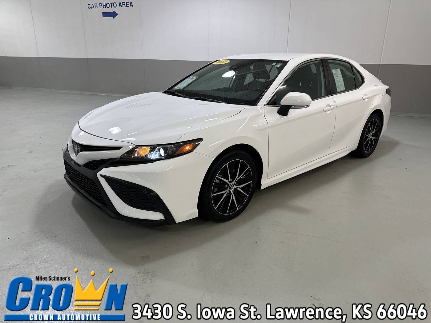 2022 Toyota Camry SE — Sedan — 39,981 mi — Lawrence, KS