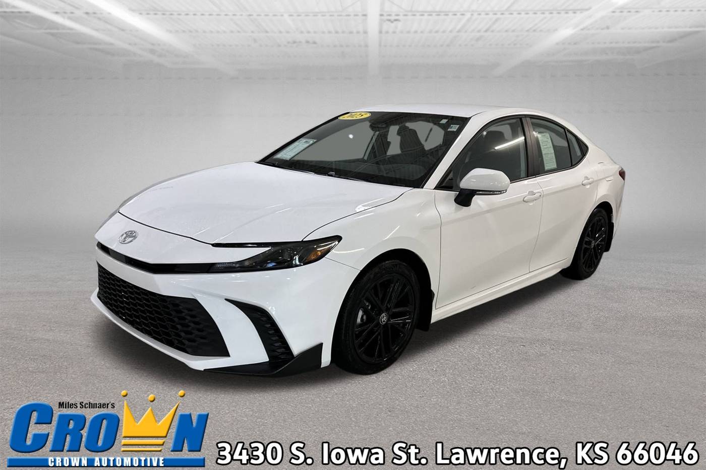 2025 Toyota Camry SE — Sedan — 9 mi — Lawrence, KS
