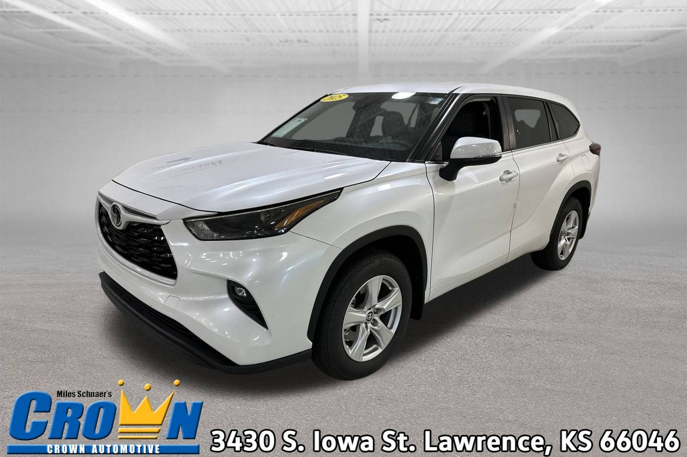 2025 Toyota Highlander LE — SUV — 33 mi — Lawrence, KS