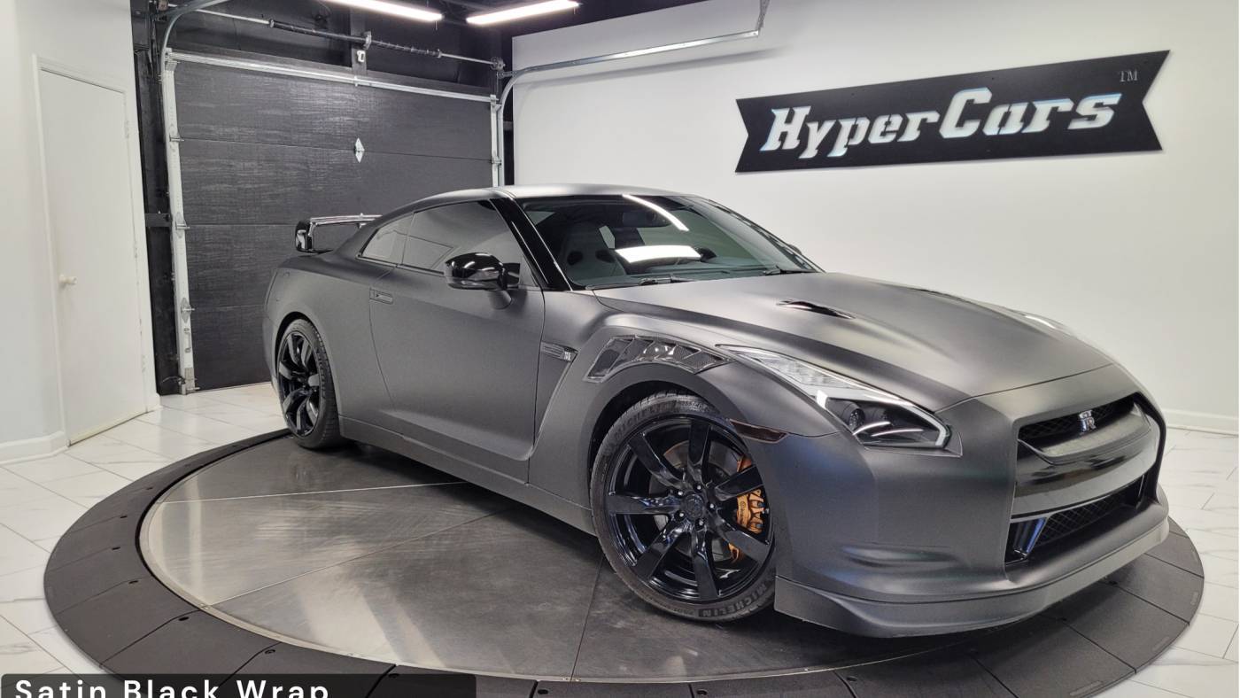 2009 Nissan GT-R Premium — Coupe — 33,091 mi — New Albany, IN