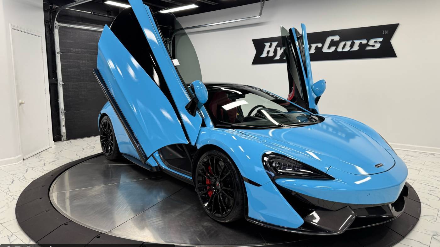 2017 McLaren 570GT