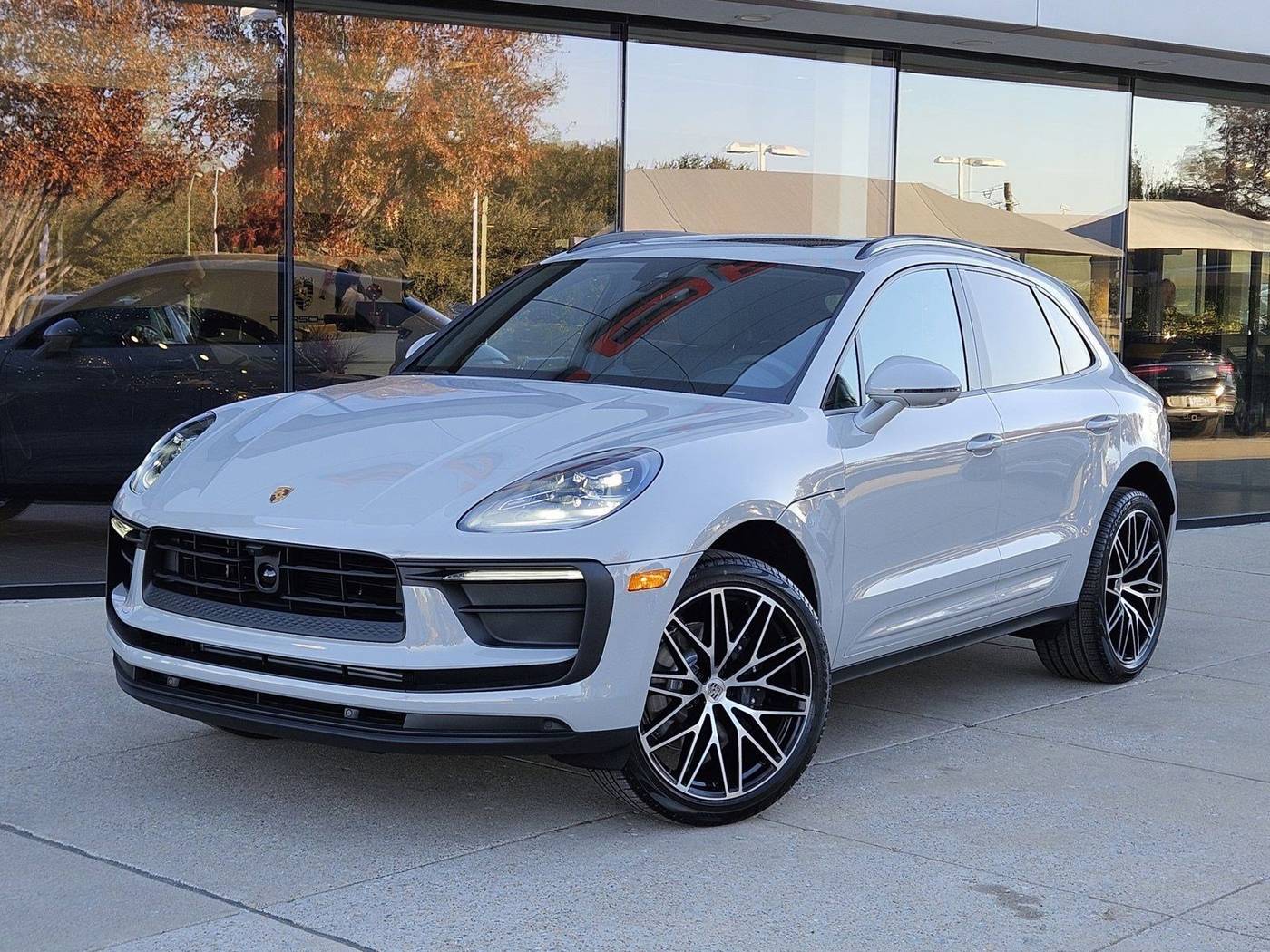 2025 Porsche Macan Standard — SUV — 5,558 mi — Plano, TX