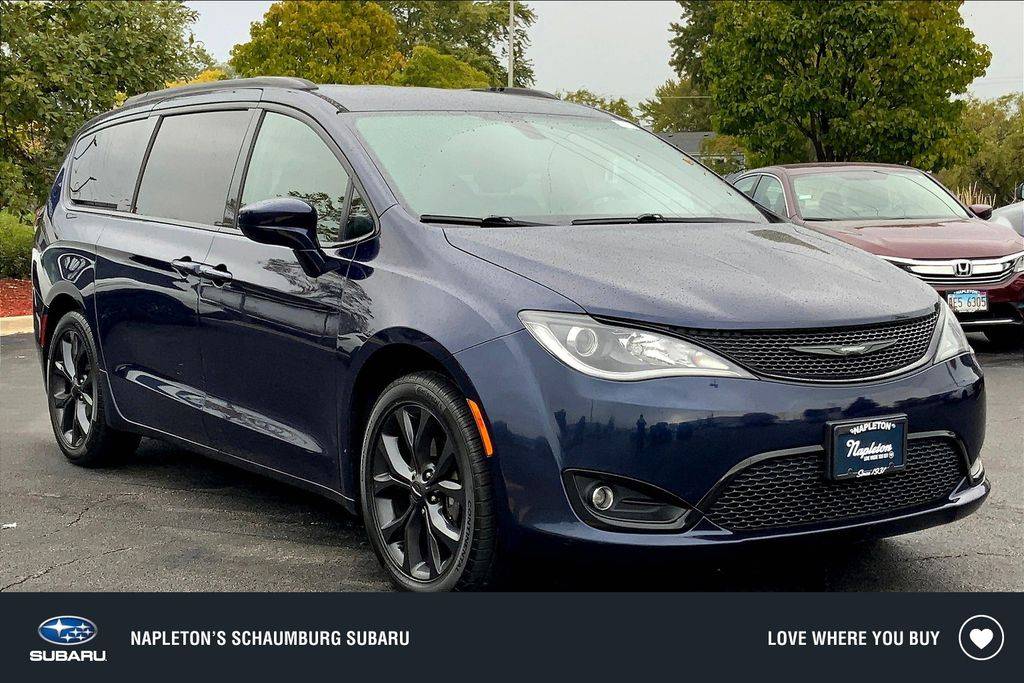 2018 Chrysler Pacifica Touring L — Minivan — 107,015 mi — Schaumburg, IL