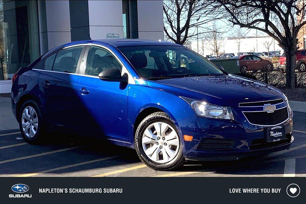 2012 Chevrolet Cruze LS — Sedan — 17,600 mi — Schaumburg, IL