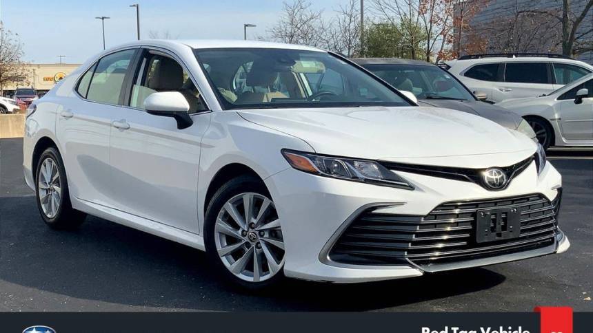 2022 Toyota Camry LE — Sedan — 24,249 mi — Schaumburg, IL