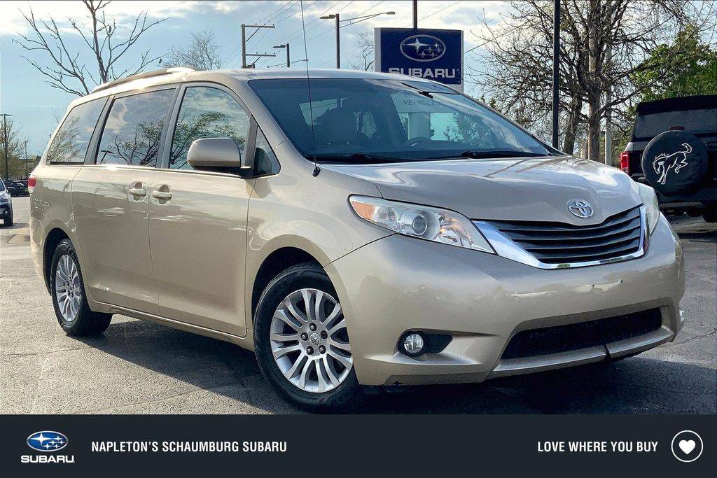 2011 Toyota Sienna XLE — Minivan — 159,009 mi — Schaumburg, IL