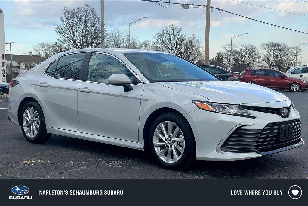 2024 Toyota Camry LE — Sedan — 15,017 mi — Schaumburg, IL