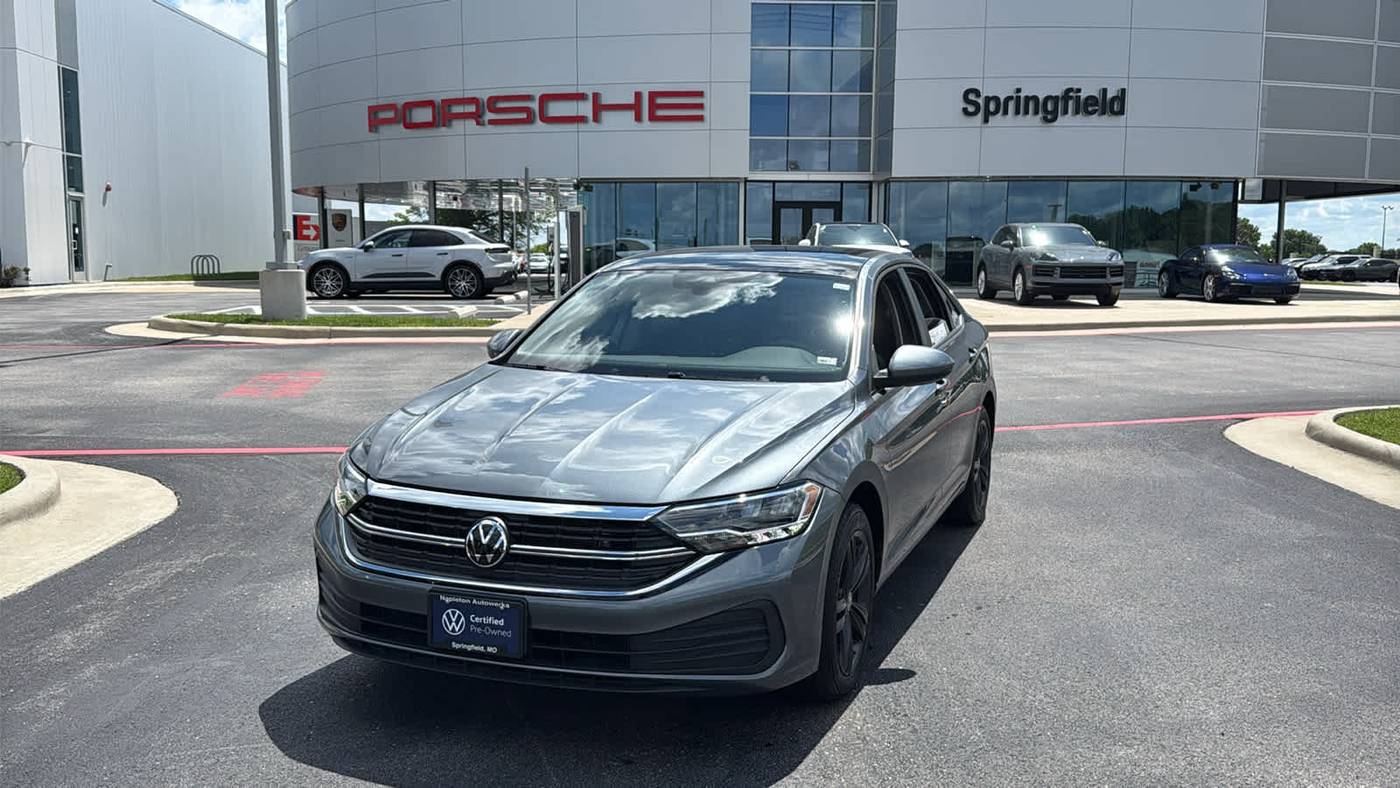 2024 Volkswagen Jetta SE — Sedan — 13,003 mi — Springfield, MO