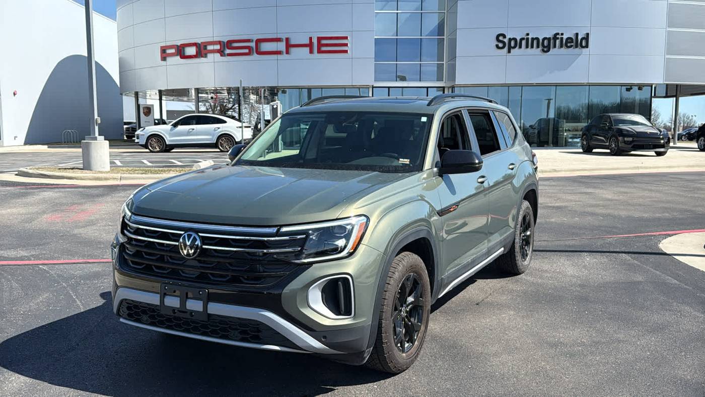 2024 Volkswagen Atlas Peak Edition SE with Technology — SUV — 5,855 mi — Springfield, MO