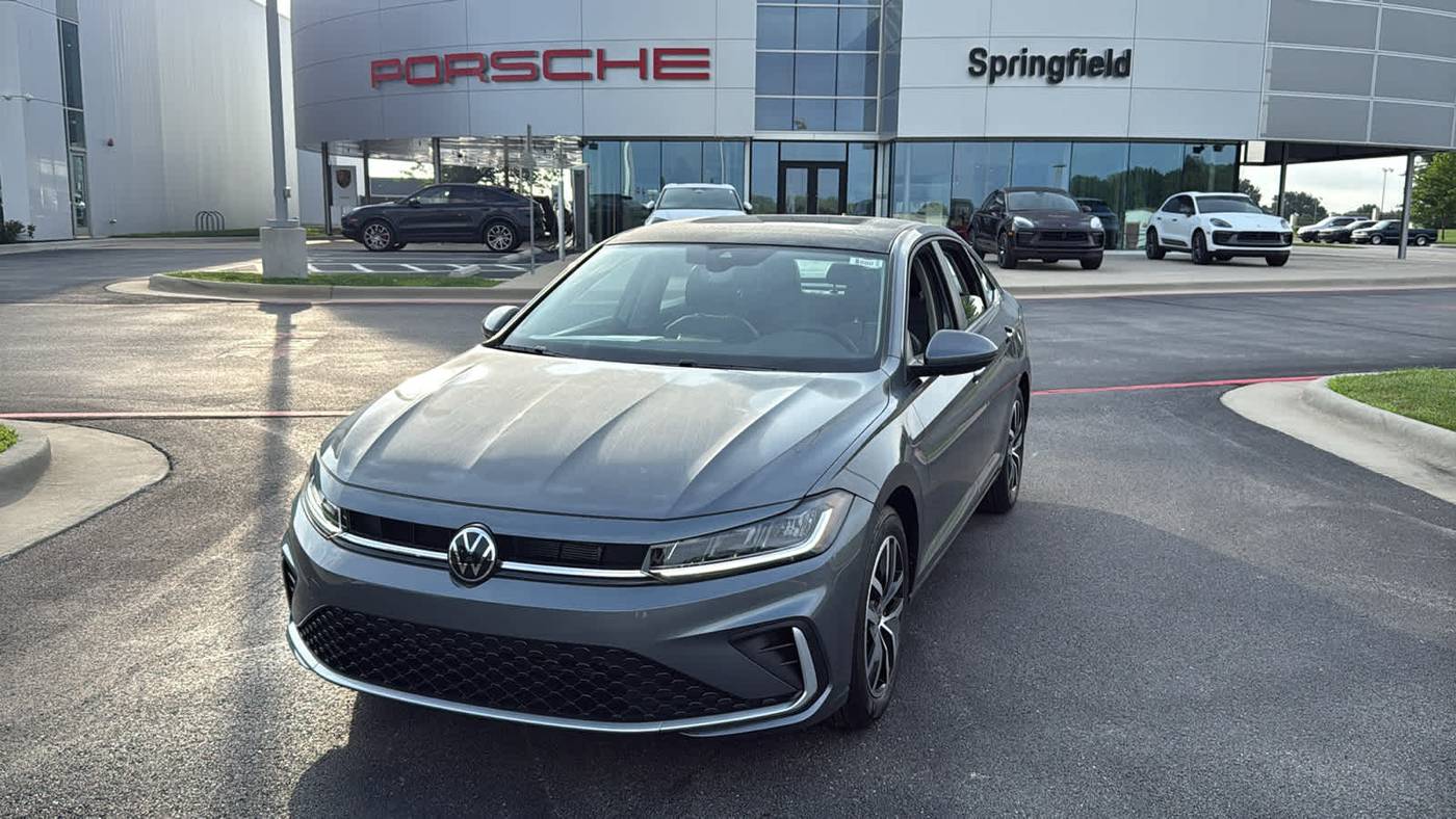 2025 Volkswagen Jetta SE — Sedan — 536 mi — Springfield, MO