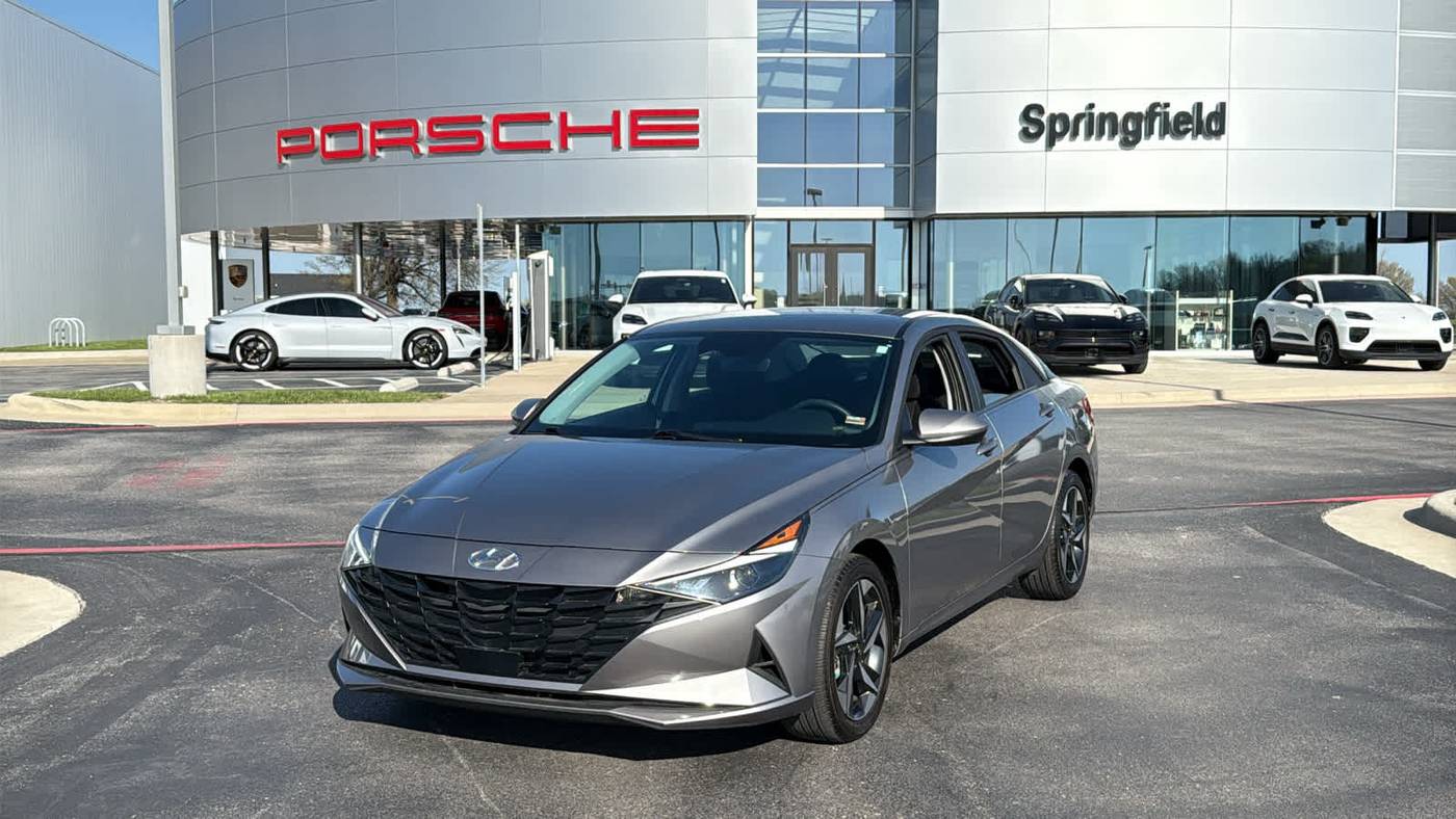 2023 Hyundai Elantra SEL — Sedan — 11,322 mi — Springfield, MO