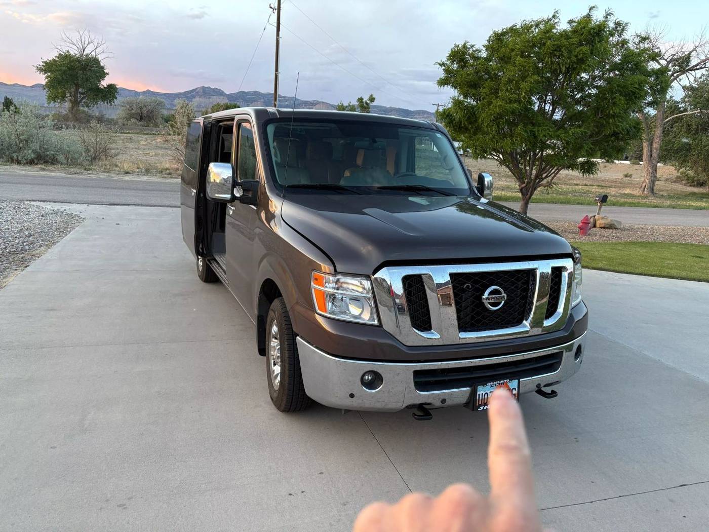 2019 Nissan NV Passenger NV3500 HD SL — Passenger Van — 57,836 mi — Springville, UT