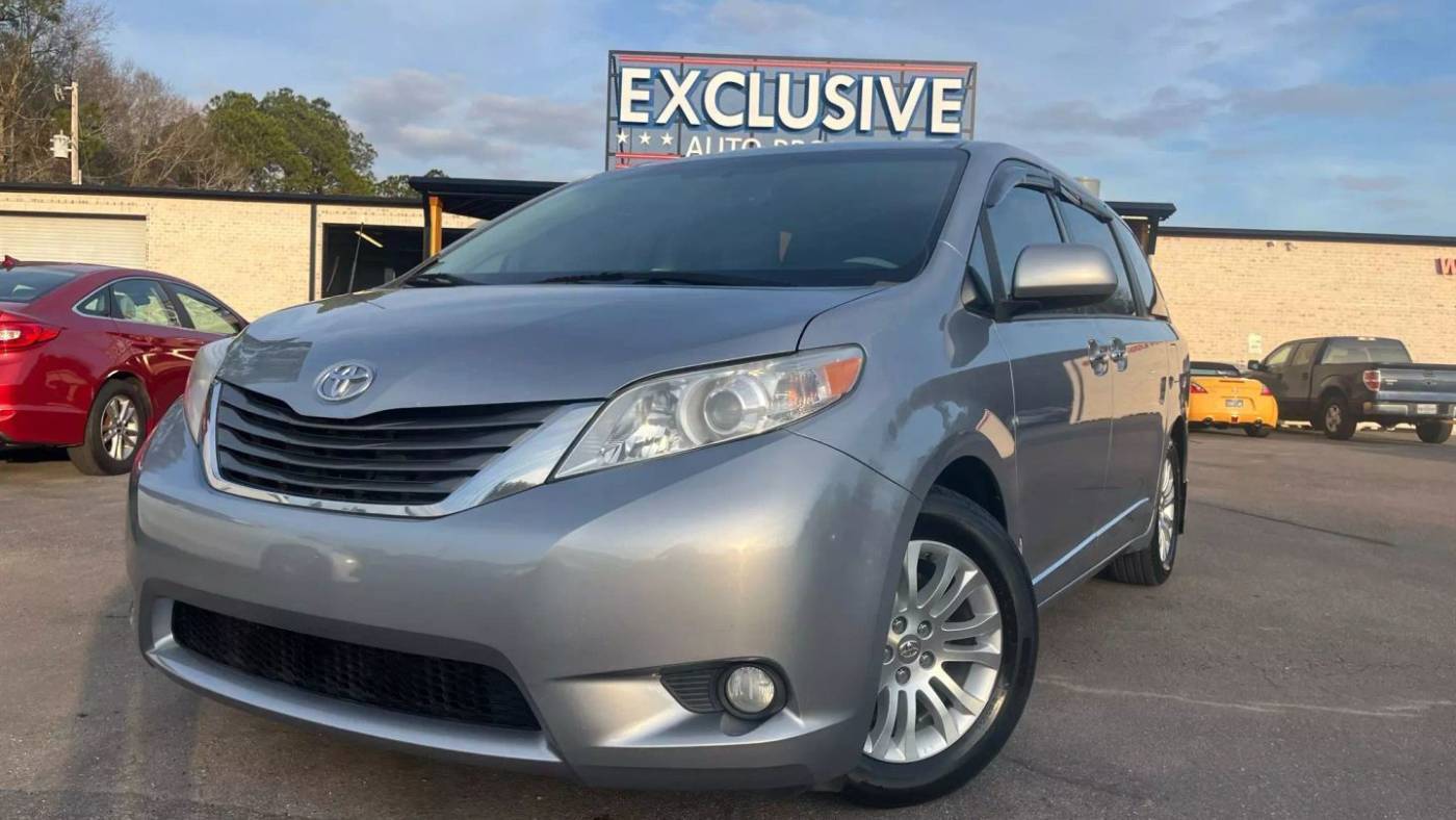 2013 Toyota Sienna XLE — Minivan — 113,536 mi — Long Beach, MS