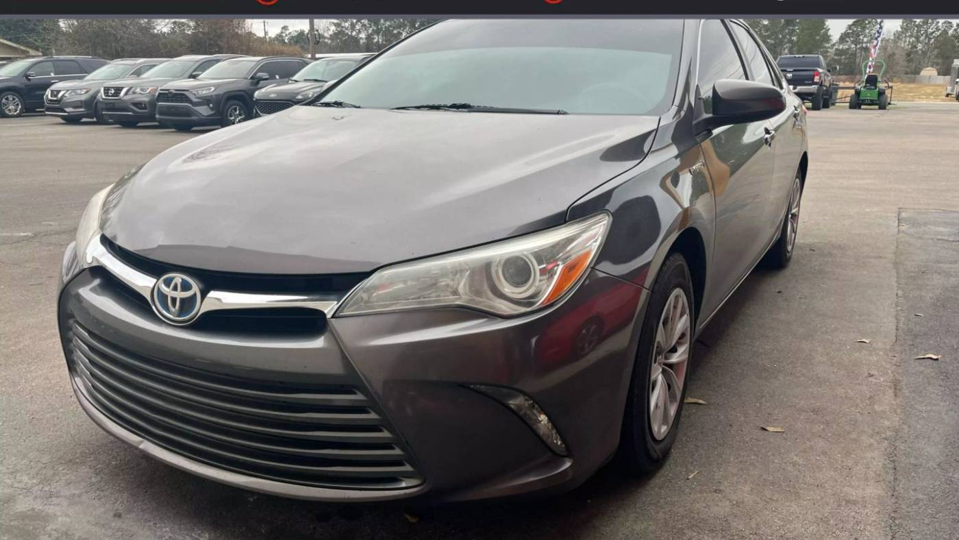 2015 Toyota Camry Hybrid LE — Sedan — 131,874 mi — Long Beach, MS