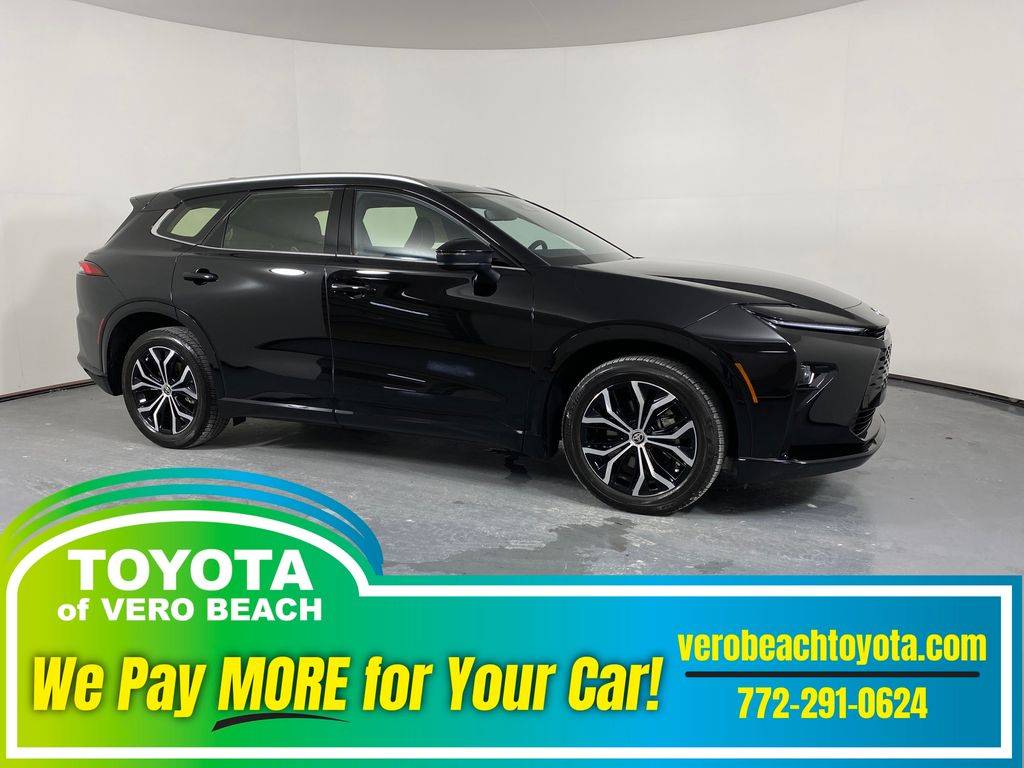 2025 Toyota Crown Signia XLE — SUV — 12,444 mi — Vero Beach, FL