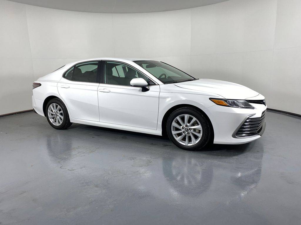 2024 Toyota Camry LE — Sedan — 5,865 mi — Vero Beach, FL