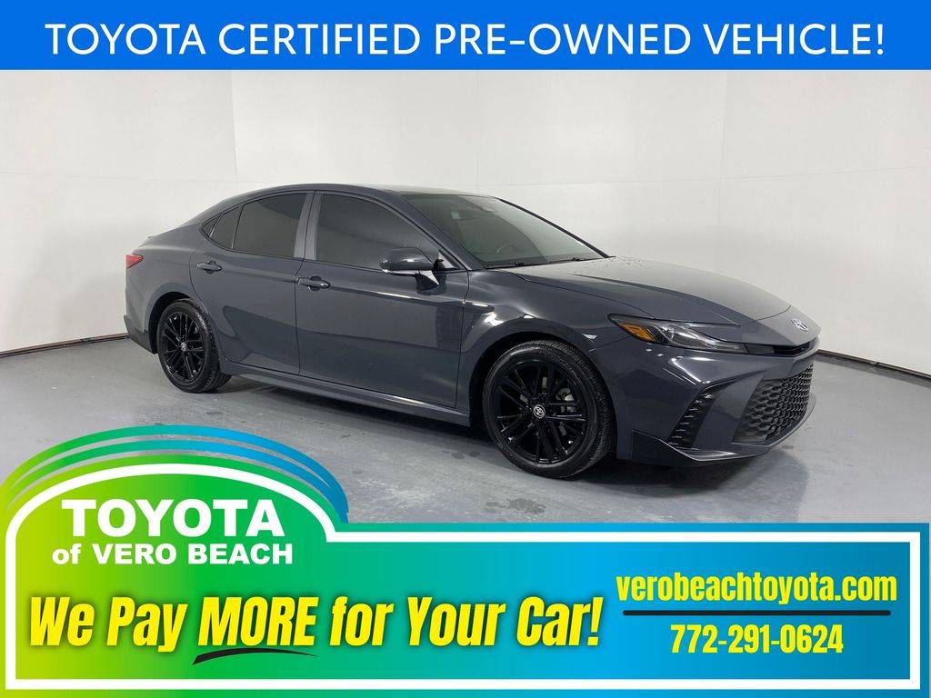 2025 Toyota Camry SE — Sedan — 17 mi — Vero Beach, FL