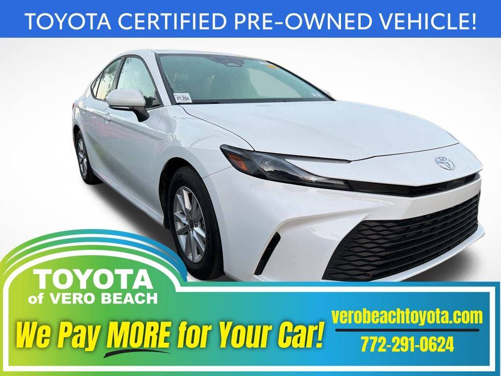 2025 Toyota Camry Hybrid LE — Sedan — 26,526 mi — Vero Beach, FL