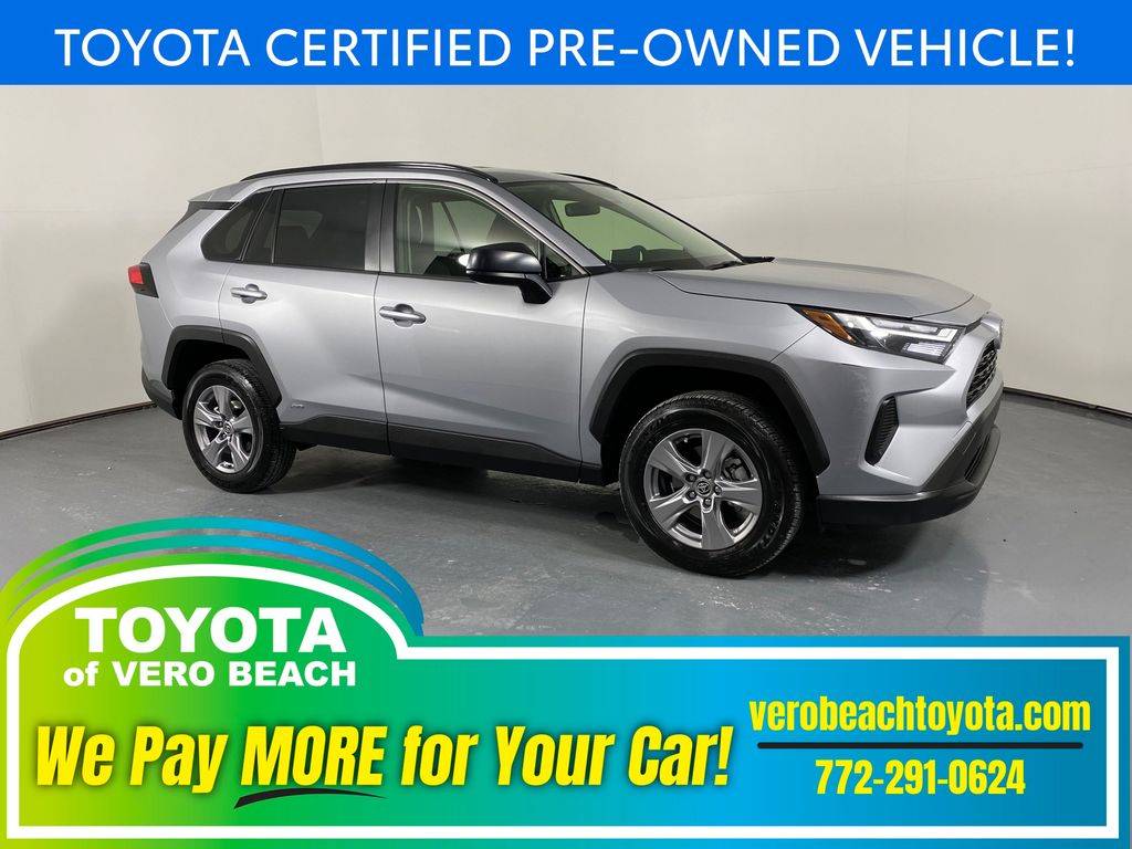 2025 Toyota RAV4 XLE — SUV — 3,542 mi — Vero Beach, FL
