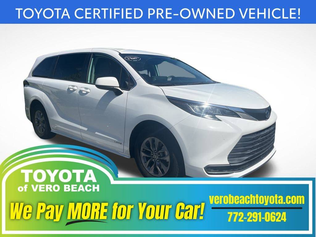 2021 Toyota Sienna LE — Minivan — 52,079 mi — Vero Beach, FL