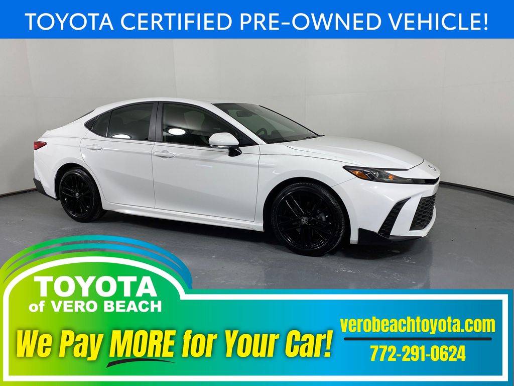 2025 Toyota Camry Hybrid SE — Sedan — 15,940 mi — Vero Beach, FL