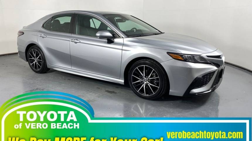 2022 Toyota Camry Hybrid SE — Sedan — 41,931 mi — Vero Beach, FL