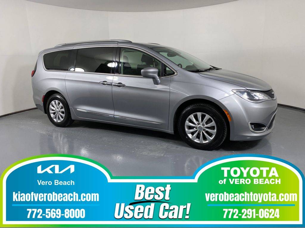2019 Chrysler Pacifica Touring L — Minivan — 118,477 mi — Vero Beach, FL