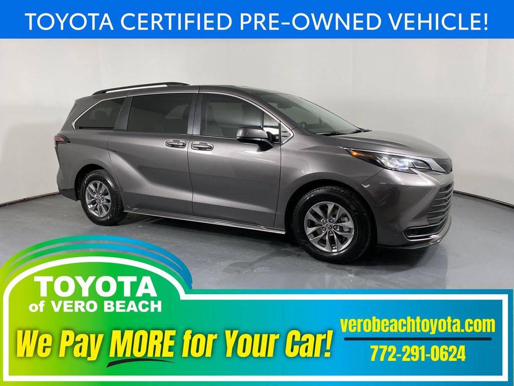 2022 Toyota Sienna LE — Minivan — 23,023 mi — Vero Beach, FL