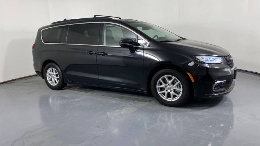 2022 Chrysler Pacifica Touring L — Minivan — 84,055 mi — Vero Beach, FL