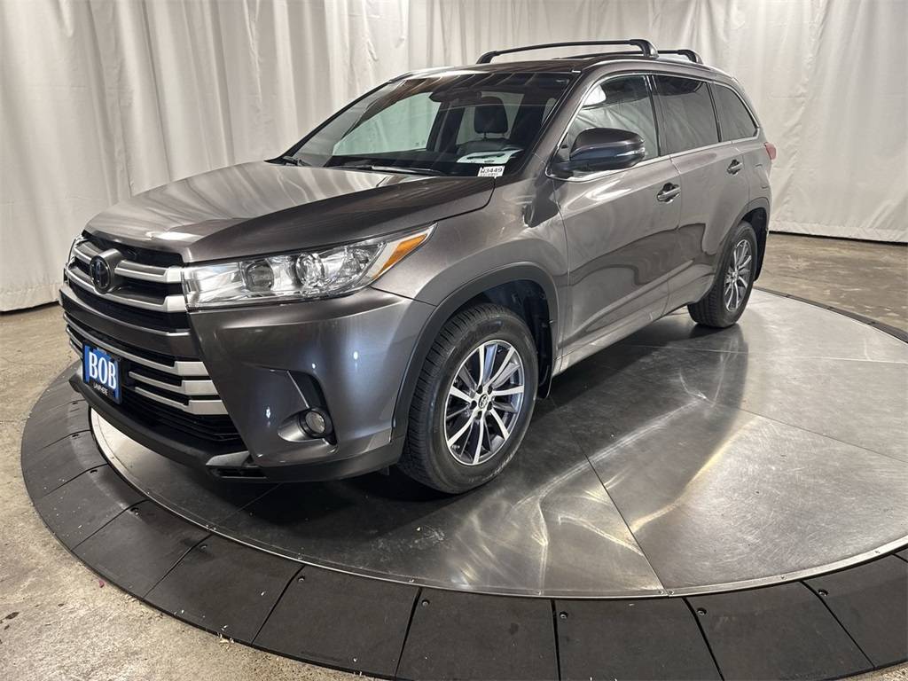 2017 Toyota Highlander XLE — SUV — 90,451 mi — Beaverton, OR