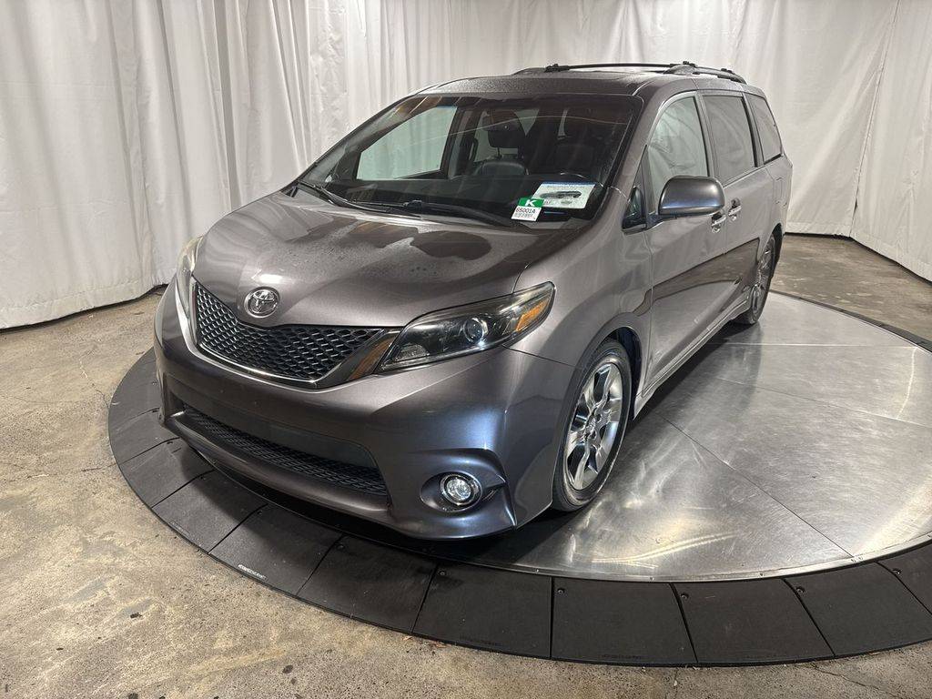2016 Toyota Sienna SE — Minivan — 98,148 mi — Beaverton, OR