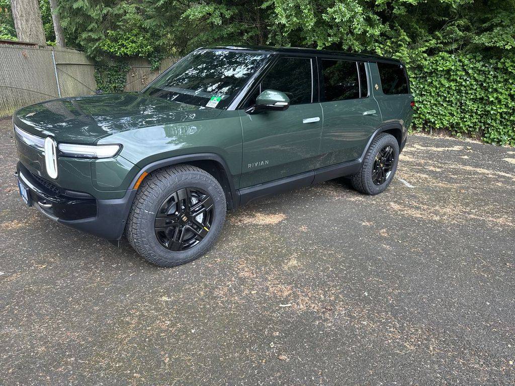 2025 Rivian R1S