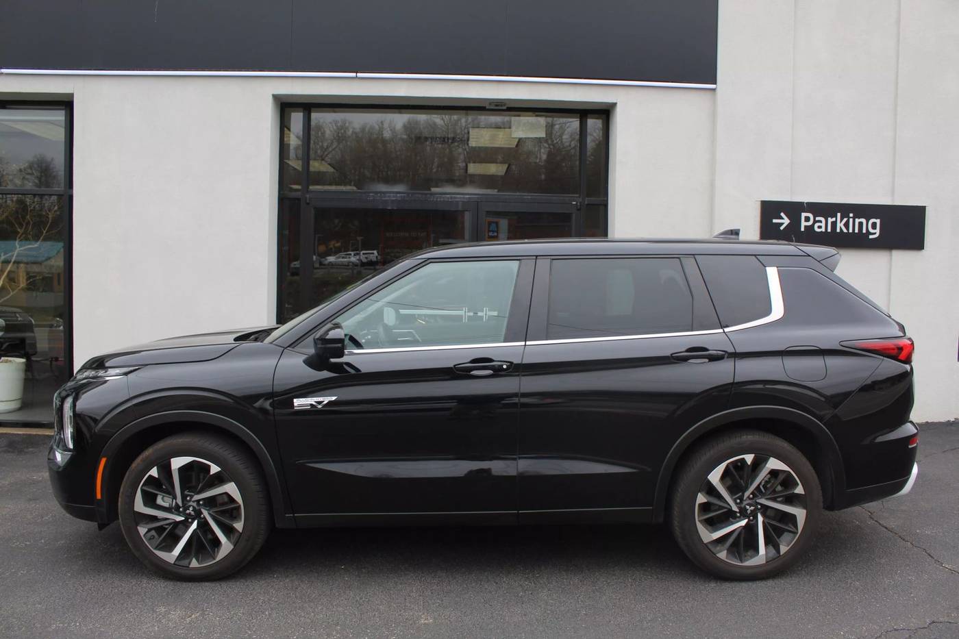 2023 Mitsubishi Outlander Plug-In Hybrid SE — SUV — 7,670 mi — Bethel Park, PA
