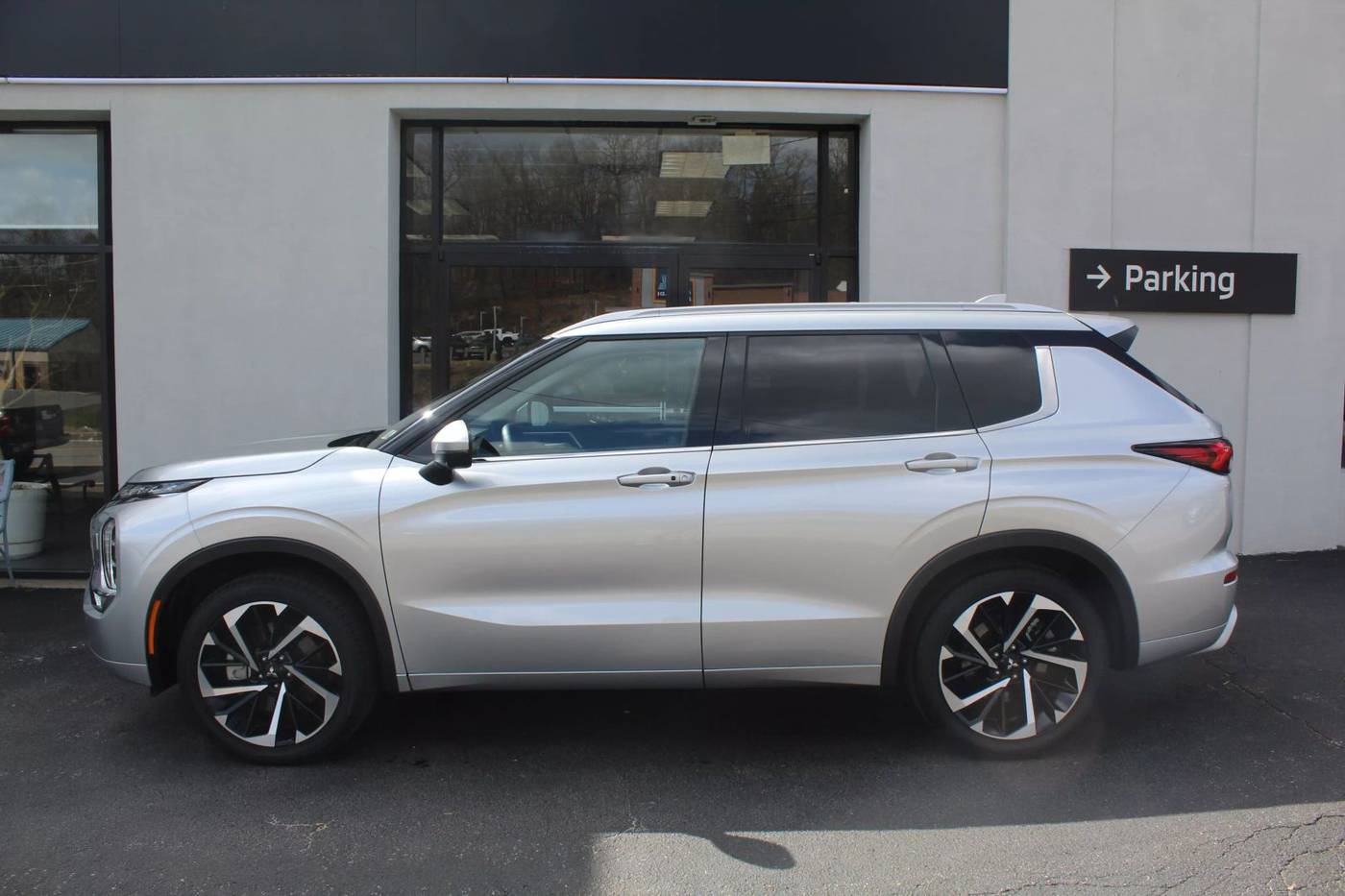 2024 Mitsubishi Outlander SEL — SUV — 7,399 mi — Bethel Park, PA